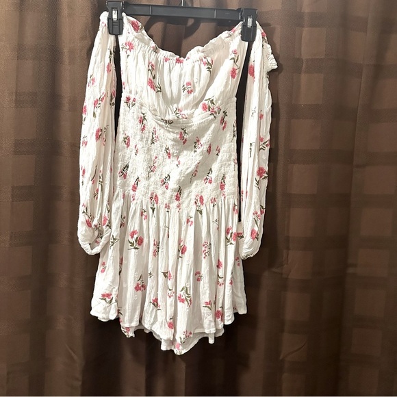Le Clair De Lune White Red Floral Off Shoulder Dress - Picture 7 of 7